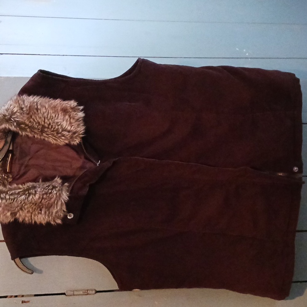 Faux Fur Collar Vest - Women's Brown Sleeveless Coat